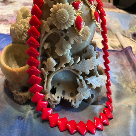 COPY - TRIFARI SIGNED NECKLACE WITH PAIRED RED PIERCED EARRINGS for J - Picture 9 of 14